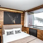 Deer Mountain View With Ski-in Access * Брей-Червиния
