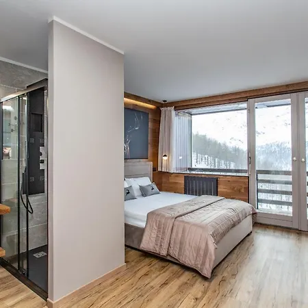 Deer Mountain View With Ski-in Access Брей-Червиния