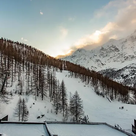 Deer Mountain View With Ski-in Access Брей-Червиния